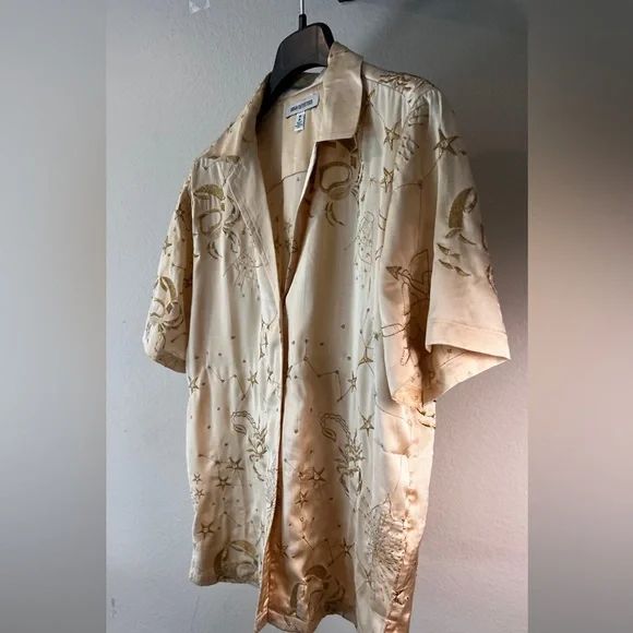 UO Cream and Gold Short Sleeve Shirt - Picture 2 of 6